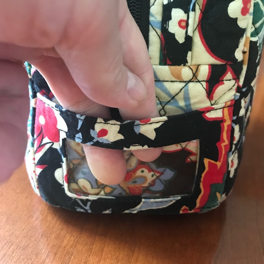 VERA BRADLEY Let’s Do Lunch Bag in Versailles Pattern - Picture 6 of 16
